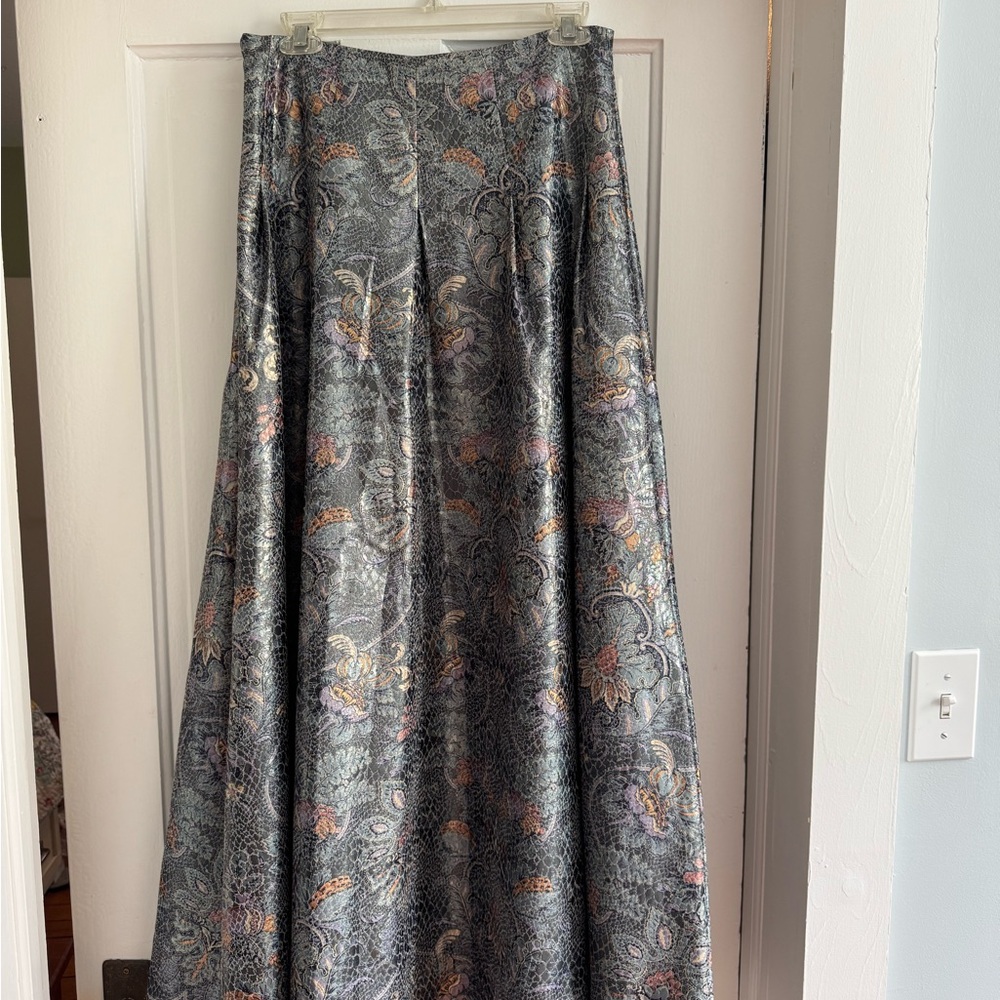 Elegant Gray Patterned Women's Skirt